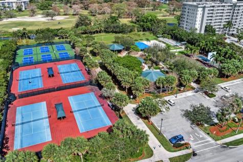 545 Oaks Lane Pompano Beach FL 33069