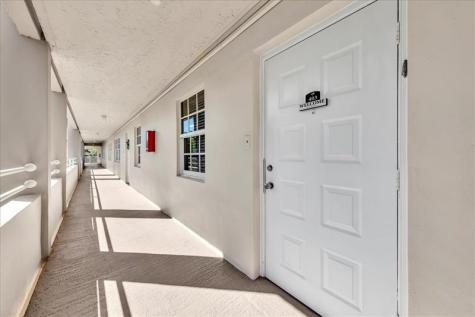545 Oaks Lane Pompano Beach FL 33069