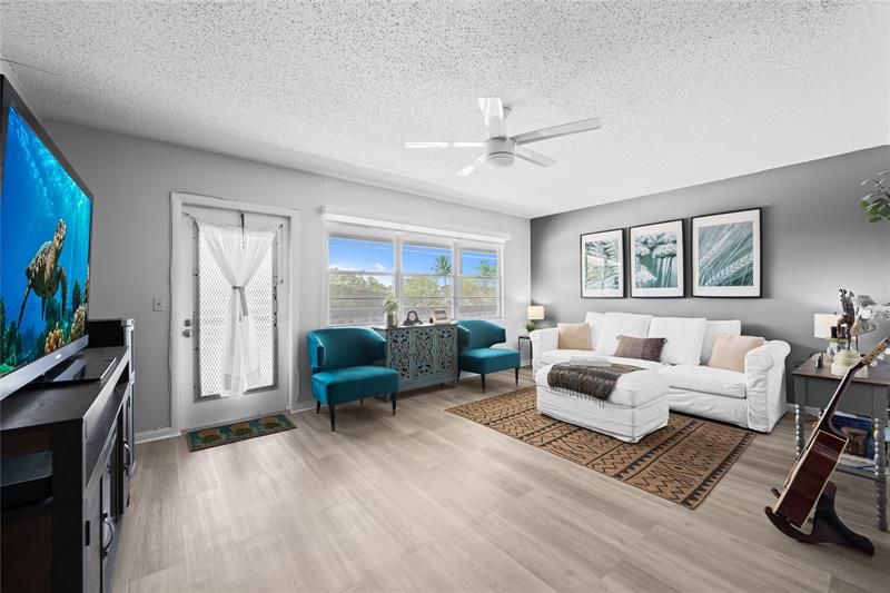 318 Oakridge R Deerfield Beach FL 33442