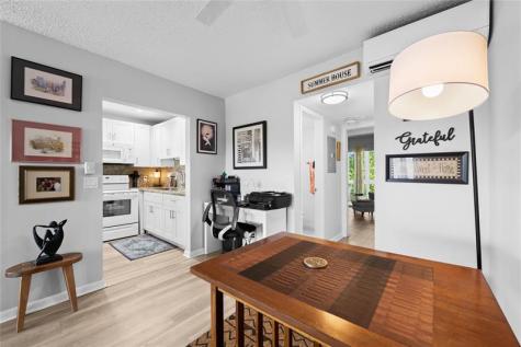 318 Oakridge R Deerfield Beach FL 33442