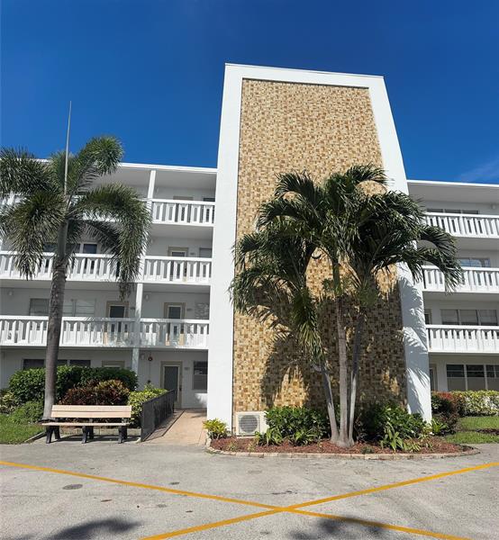 1051 Cambridge C Deerfield Beach FL 33442