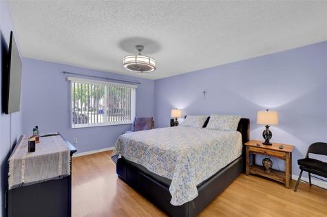 8260 SW 24th Street North Lauderdale FL 33068