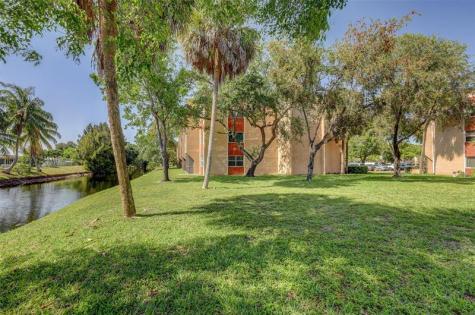 8260 SW 24th Street North Lauderdale FL 33068