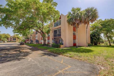 8260 SW 24th Street North Lauderdale FL 33068