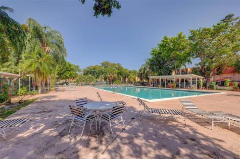 8260 SW 24th Street North Lauderdale FL 33068