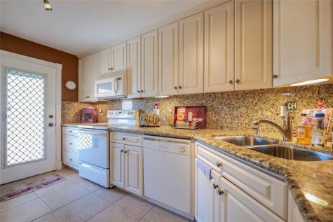 2951 NW 46th Avenue Lauderdale Lakes FL 33313