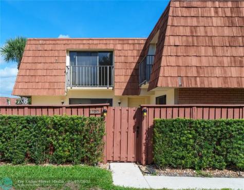 103 Live Oak Lane Boynton Beach FL 33436