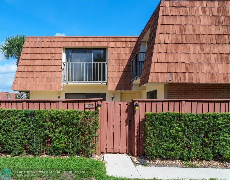 103 Live Oak Lane Boynton Beach FL 33436