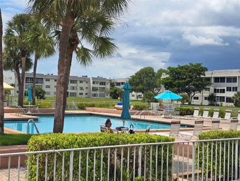 8225 Sunrise Lakes Boulevard Sunrise FL 33322