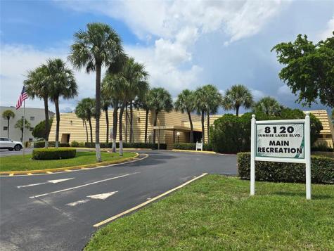 8225 Sunrise Lakes Boulevard Sunrise FL 33322