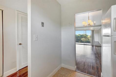 8225 Sunrise Lakes Boulevard Sunrise FL 33322