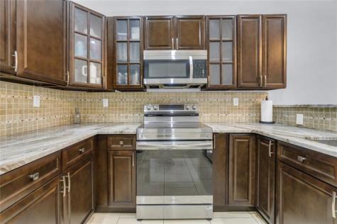 3003 La Mirage Lauderhill FL 33319