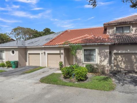 3003 La Mirage Lauderhill FL 33319