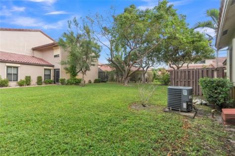 3003 La Mirage Lauderhill FL 33319