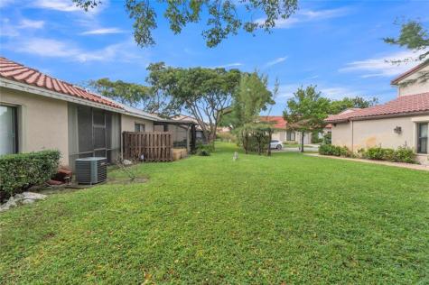 3003 La Mirage Lauderhill FL 33319