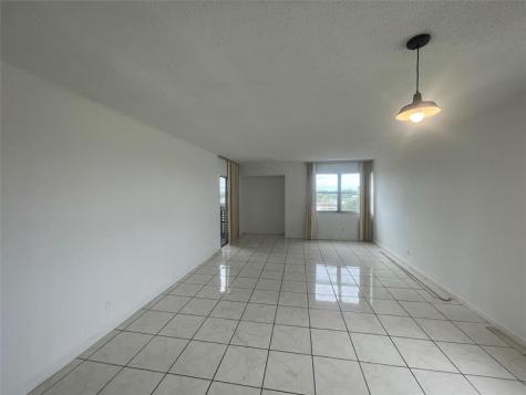 3301 Spanish Moss Te Lauderhill FL 33319