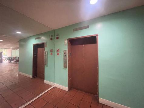 3301 Spanish Moss Te Lauderhill FL 33319