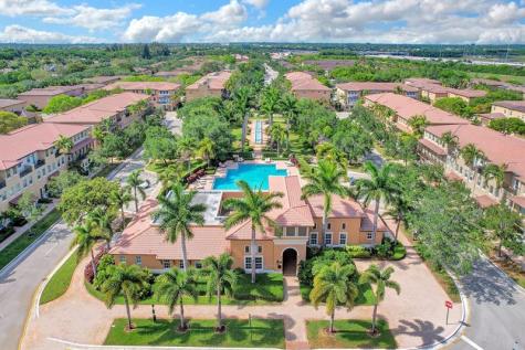 454 SW 147th Avenue Pembroke Pines FL 33027