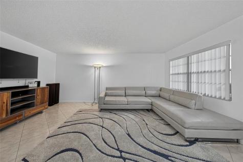 1904 Bermuda Creek Coconut Creek FL 33066