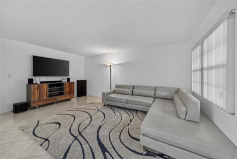 1904 Bermuda Creek Coconut Creek FL 33066