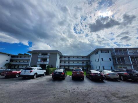 1201 Hillcrest Court Hollywood FL 33021