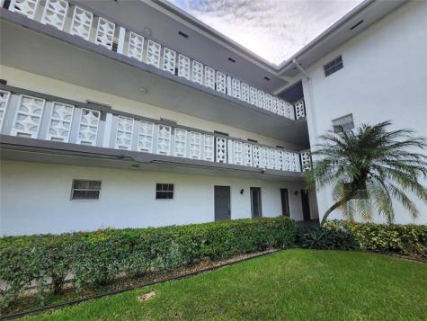 1201 Hillcrest Court Hollywood FL 33021