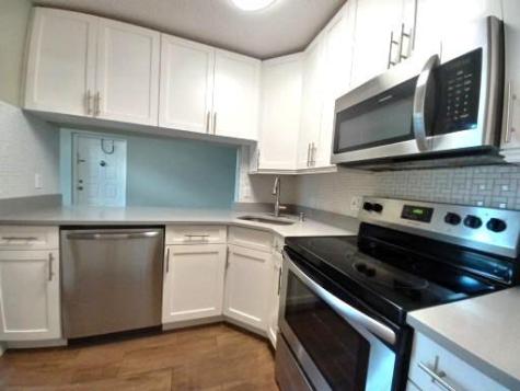 806 Sky Pine Way Greenacres FL 33415