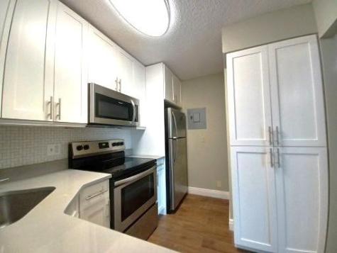 806 Sky Pine Way Greenacres FL 33415