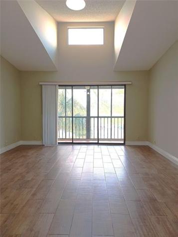 806 Sky Pine Way Greenacres FL 33415