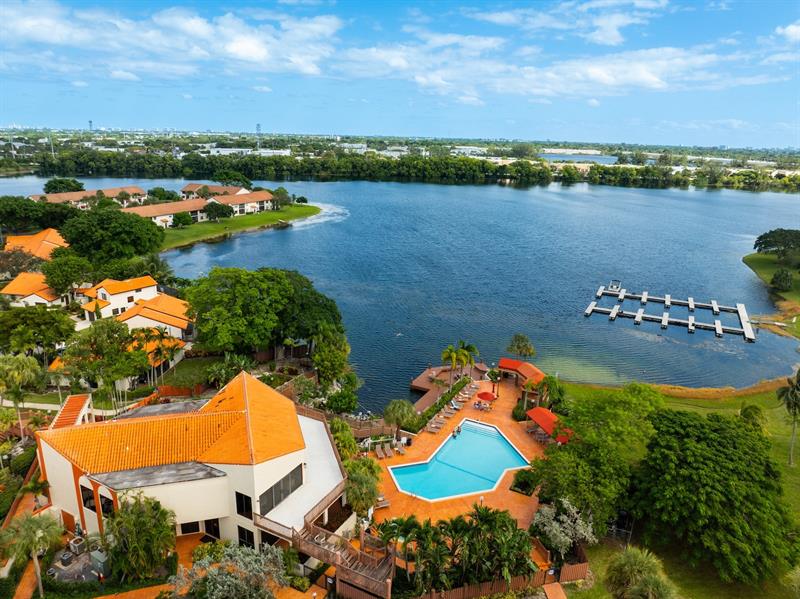 102 Liberty Court Deerfield Beach FL 33442