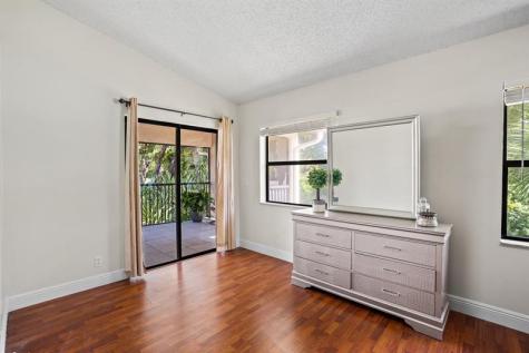 102 Liberty Court Deerfield Beach FL 33442