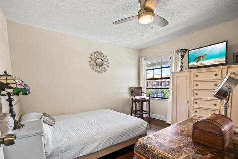 102 Liberty Court Deerfield Beach FL 33442