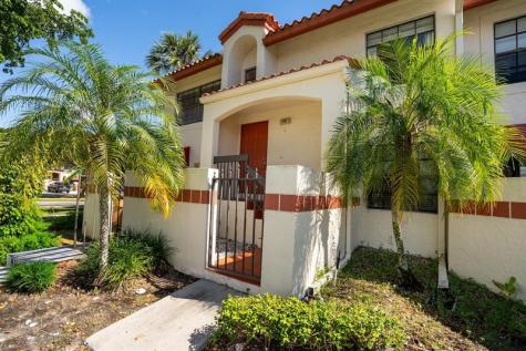 102 Liberty Court Deerfield Beach FL 33442