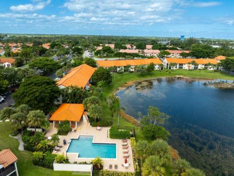 102 Liberty Court Deerfield Beach FL 33442