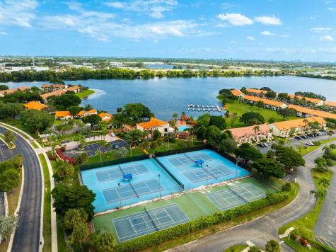 102 Liberty Court Deerfield Beach FL 33442