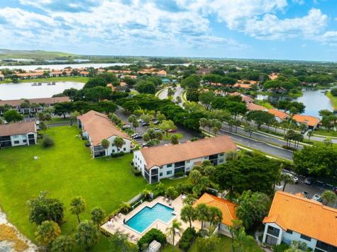 102 Liberty Court Deerfield Beach FL 33442
