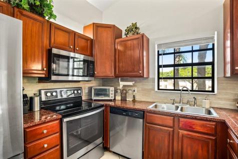 102 Liberty Court Deerfield Beach FL 33442