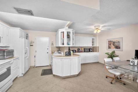 800 NE 195th Street Miami FL 33179