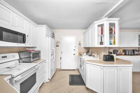 800 NE 195th Street Miami FL 33179