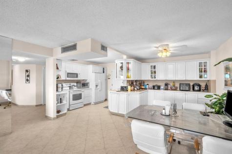 800 NE 195th Street Miami FL 33179