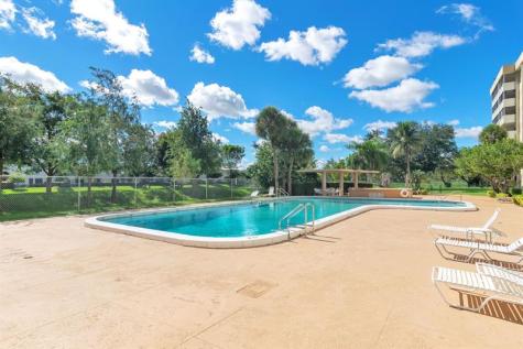 800 NE 195th Street Miami FL 33179