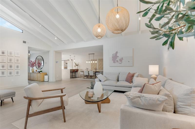 8569 Casa Del Lago Boca Raton FL 33433