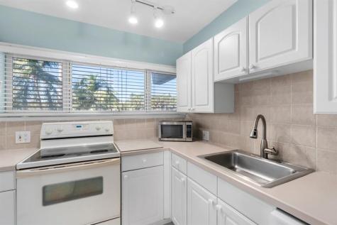 500 SE 21st Avenue Deerfield Beach FL 33441