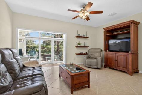 8204 Santa Monica Avenue Tamarac FL 33321