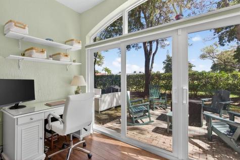 8204 Santa Monica Avenue Tamarac FL 33321