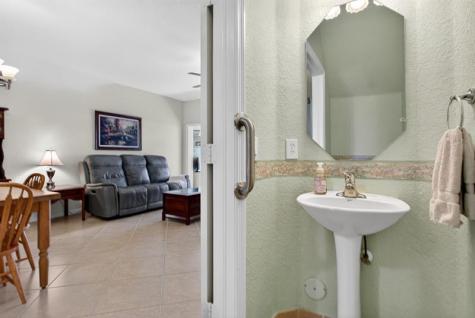 8204 Santa Monica Avenue Tamarac FL 33321