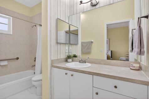 8204 Santa Monica Avenue Tamarac FL 33321