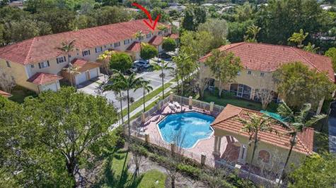 8204 Santa Monica Avenue Tamarac FL 33321