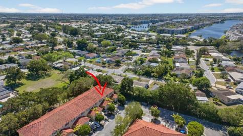 8204 Santa Monica Avenue Tamarac FL 33321