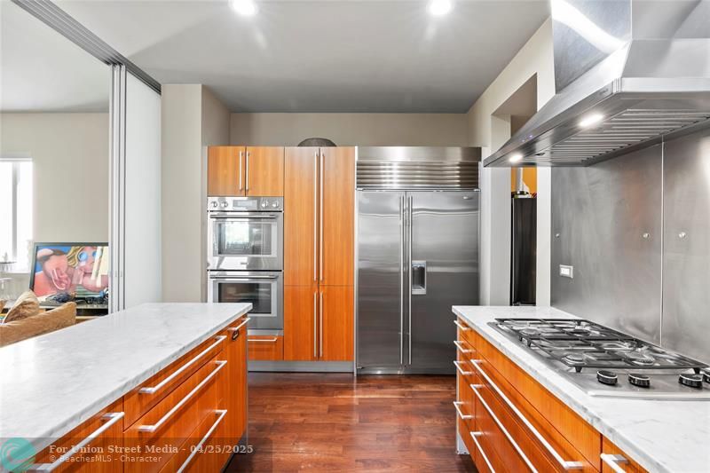 6001 Laguna Path S Miami Beach FL 33141